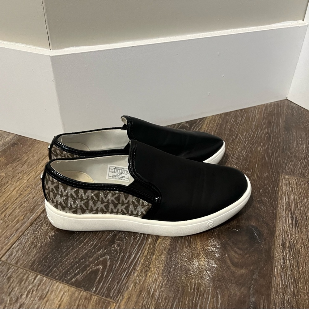 Michael Kors Kids Shoes Girls Size  2 Casual Slip On Sneaker